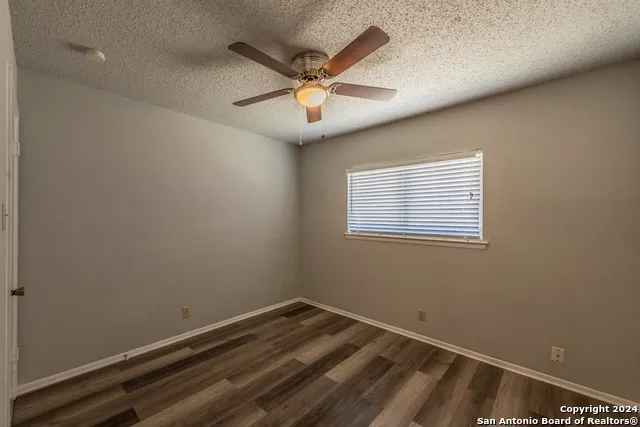 5011 thomas paine Kirby, TX 78219