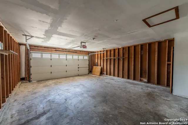 5011 thomas paine Kirby, TX 78219