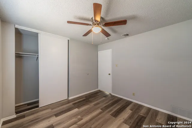 5011 thomas paine Kirby, TX 78219