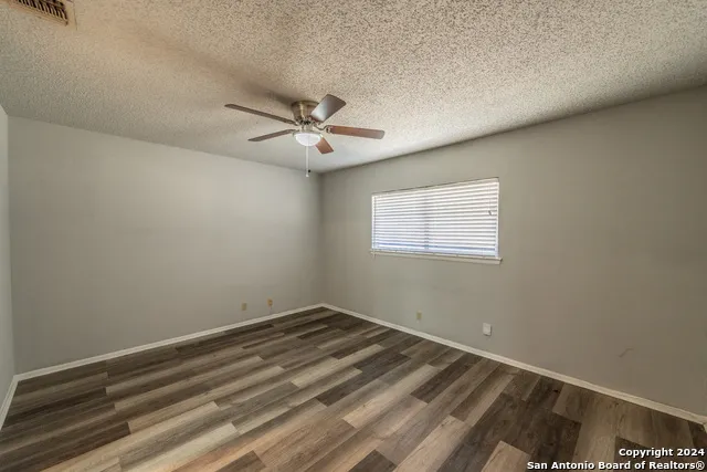 5011 thomas paine Kirby, TX 78219
