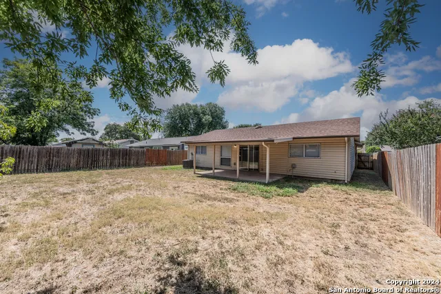 5011 thomas paine Kirby, TX 78219