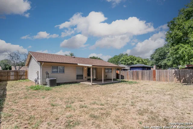 5011 thomas paine Kirby, TX 78219