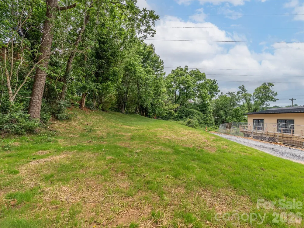 25 Trade Street Asheville, NC 28801