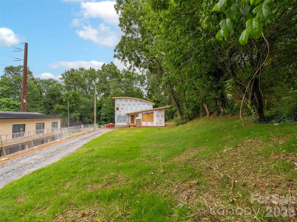 25 Trade Street Asheville, NC 28801