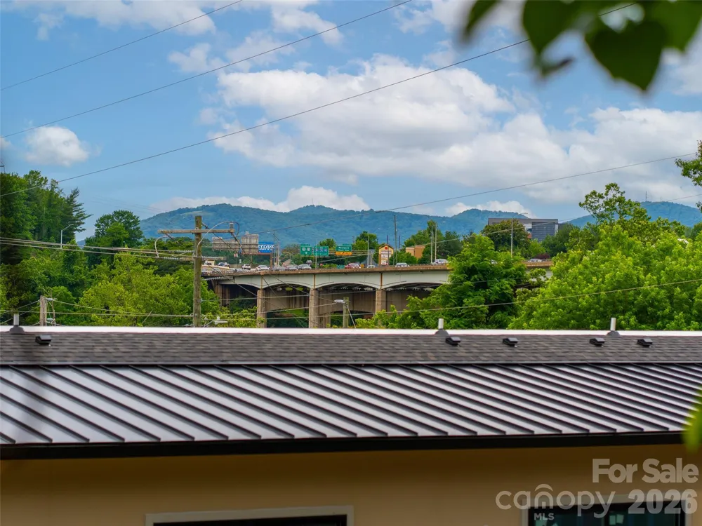 25 Trade Street Asheville, NC 28801