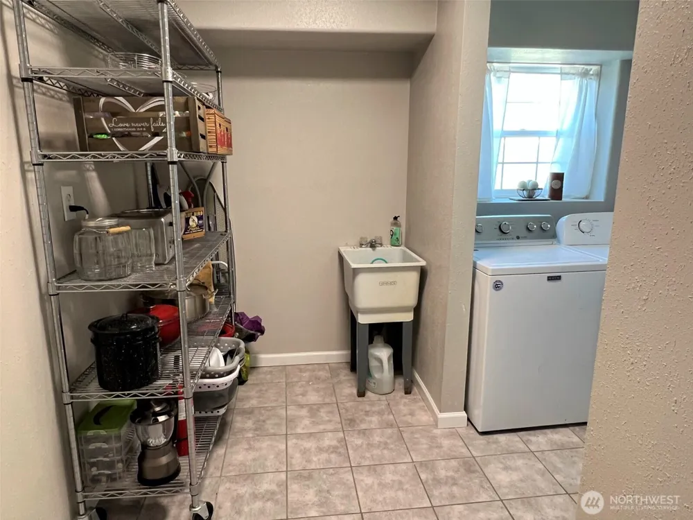 212 Nine Mile Road Oroville, WA 98844