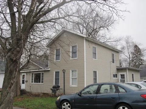 518.5 E Walnut Street