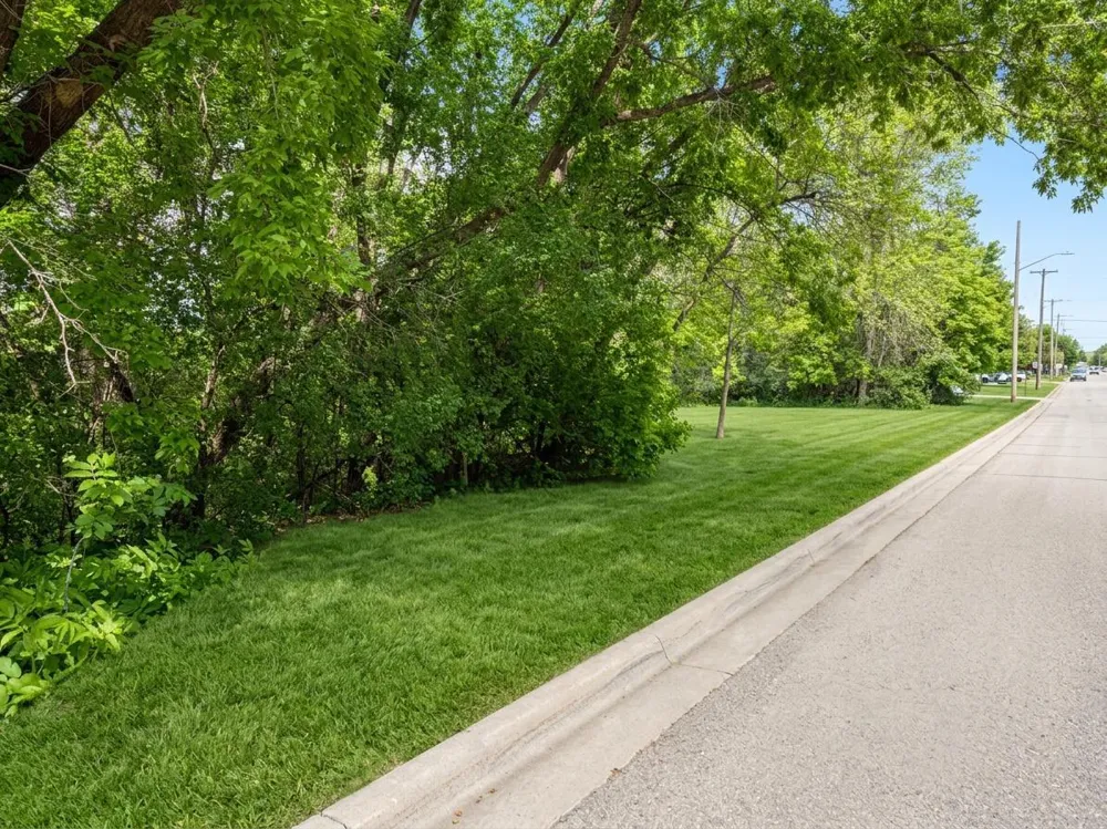 202 W Everett Avenue Fergus Falls, MN 56537