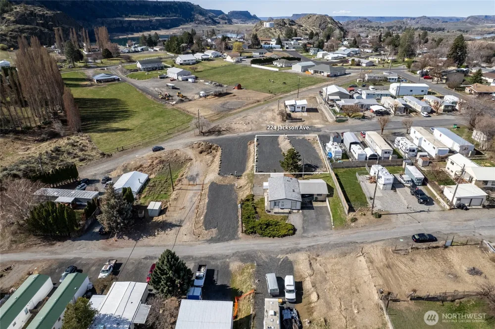 224 Jackson Avenue Electric City, WA 99123