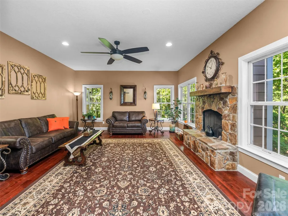 350 Vista Point Drive Weaverville, NC 28787