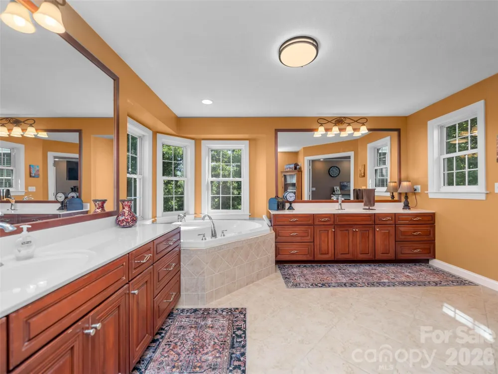 350 Vista Point Drive Weaverville, NC 28787
