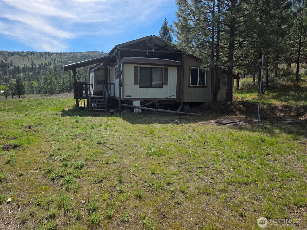 144 Reevas Basin Road Tonasket, WA 98855