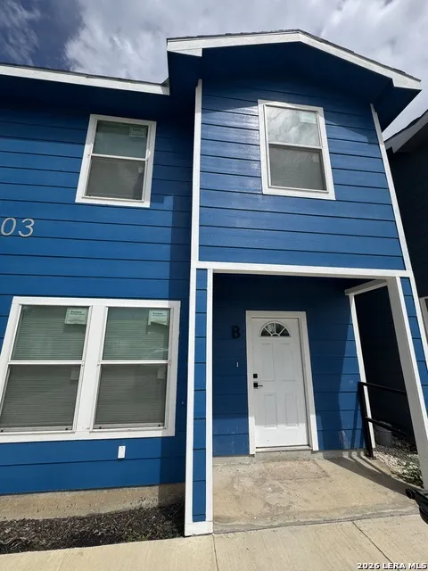 703 3RD ST Unit B Carrizo Springs, TX 78834