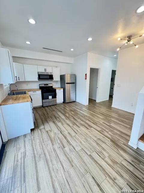 703 3RD ST Unit B Carrizo Springs, TX 78834