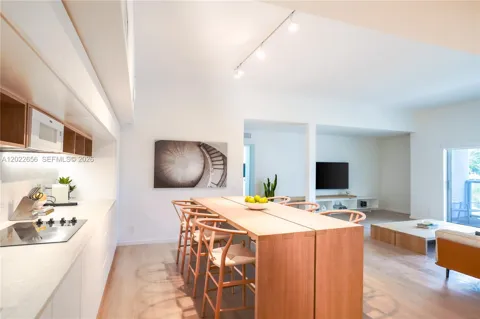 10250 Collins Avenue #412