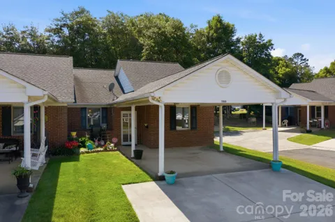 19980 Oak Leaf Circle