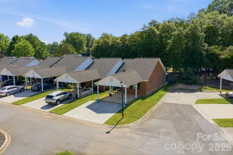 19980 Oak Leaf Circle