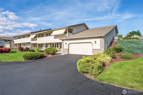 1380 Eastmont Avenue #1203