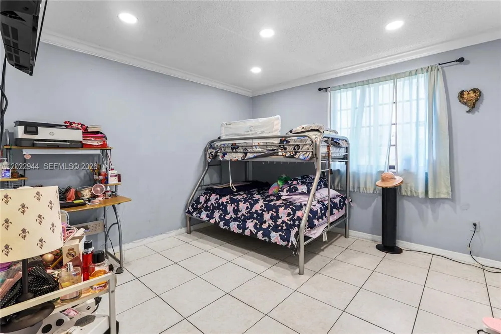 8454 NW 8th St #2 Miami, FL 33126