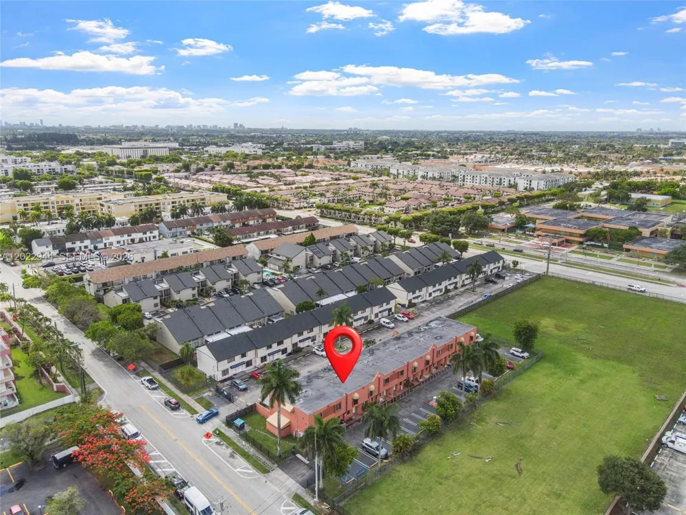8454 NW 8th St #2 Miami, FL 33126