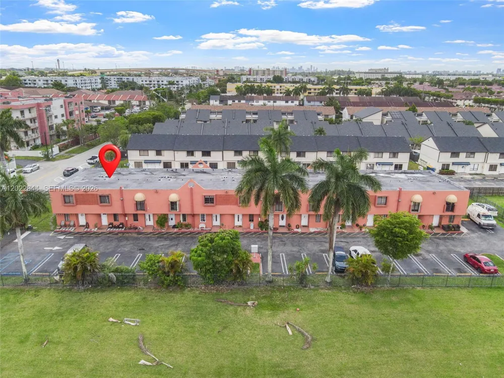 8454 NW 8th St #2 Miami, FL 33126