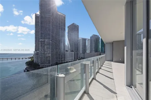 300 Biscayne Blvd Way #1102