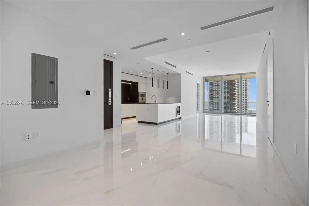 300 Biscayne Blvd Way #1102 Miami, FL 33131