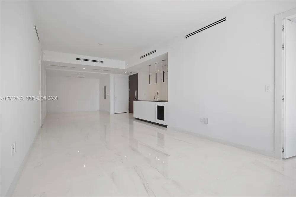 300 Biscayne Blvd Way #1102 Miami, FL 33131