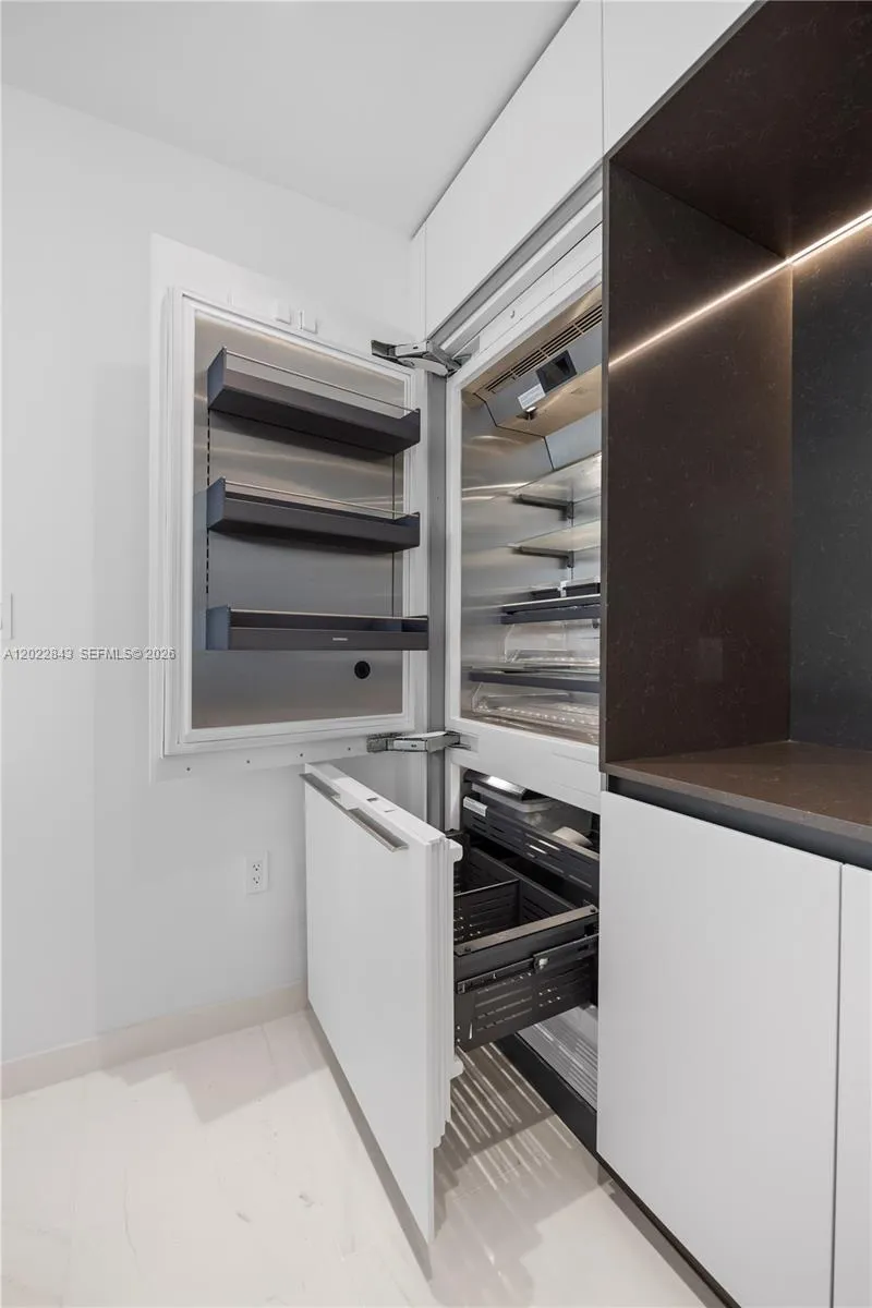 300 Biscayne Blvd Way #1102 Miami, FL 33131