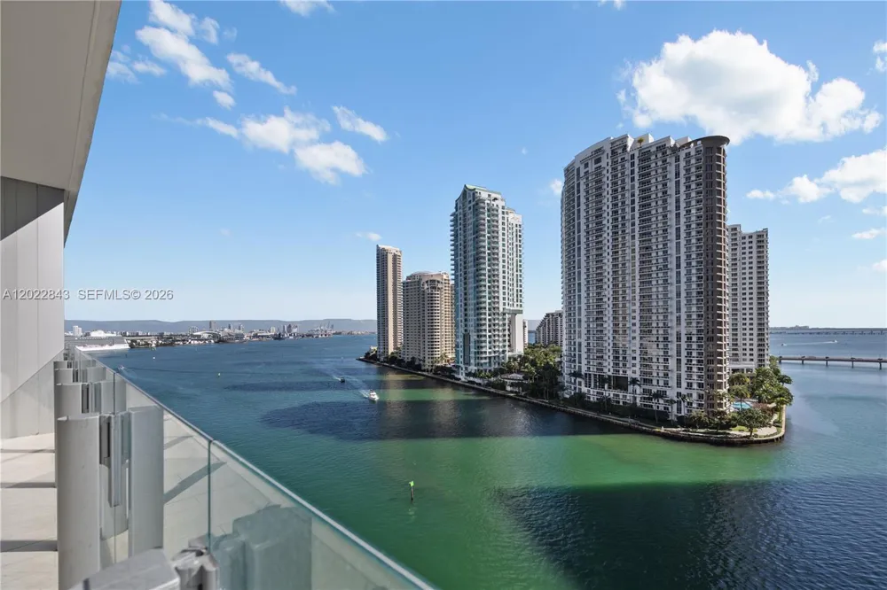300 Biscayne Blvd Way #1102 Miami, FL 33131
