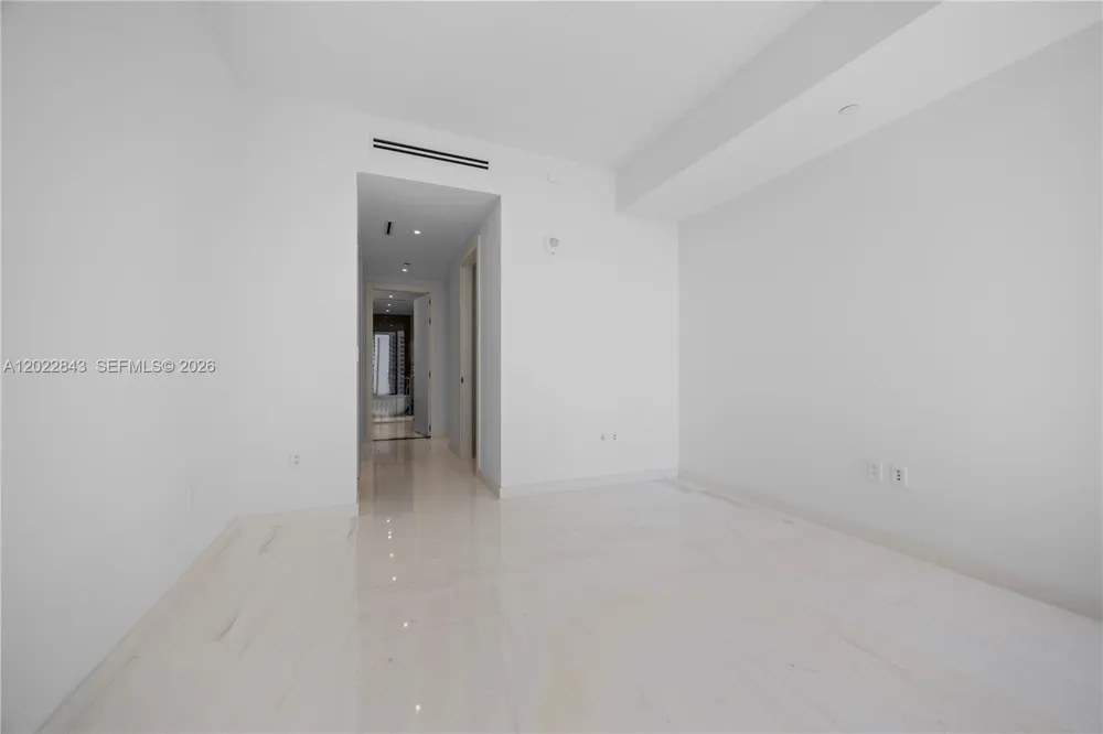 300 Biscayne Blvd Way #1102 Miami, FL 33131
