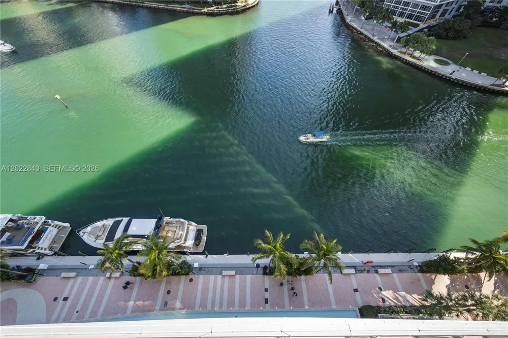 300 Biscayne Blvd Way #1102 Miami, FL 33131