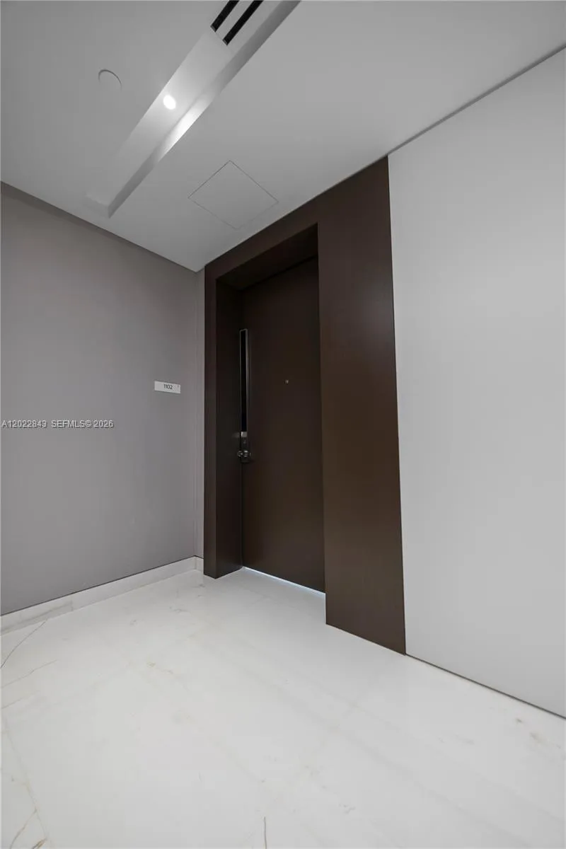 300 Biscayne Blvd Way #1102 Miami, FL 33131