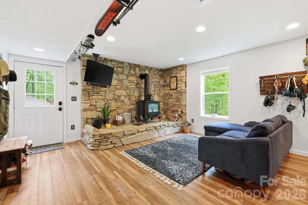 302 Rich Mountain Road Flat Rock, NC 28731