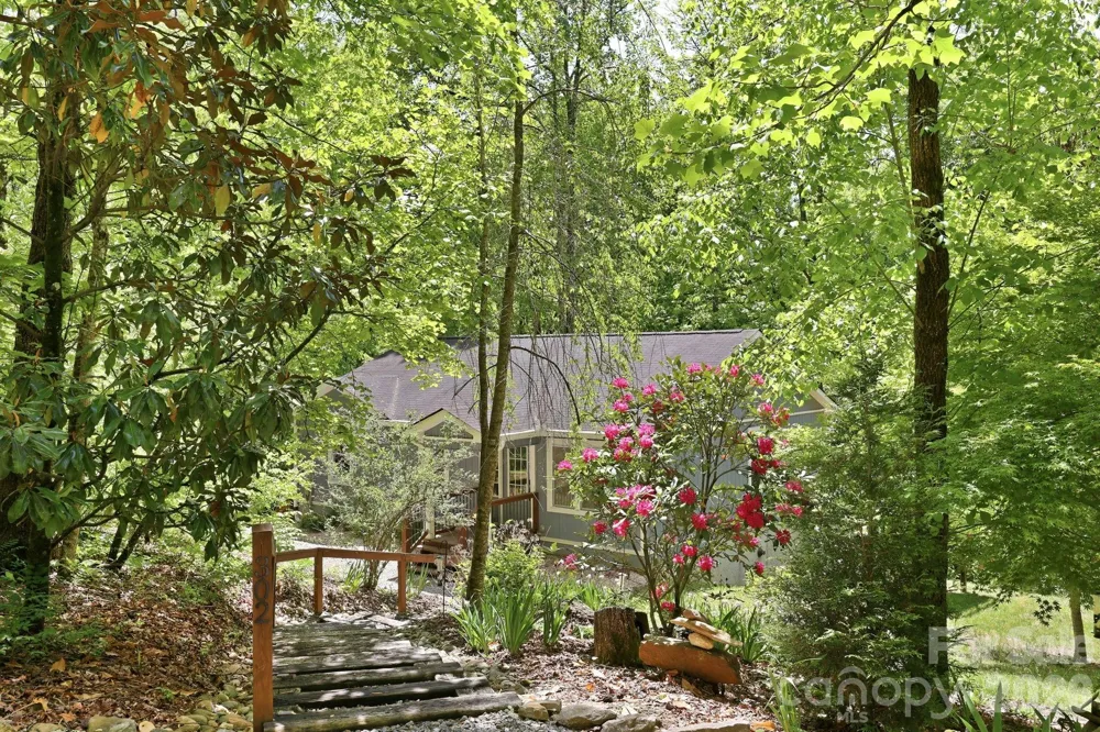 302 Rich Mountain Road Flat Rock, NC 28731