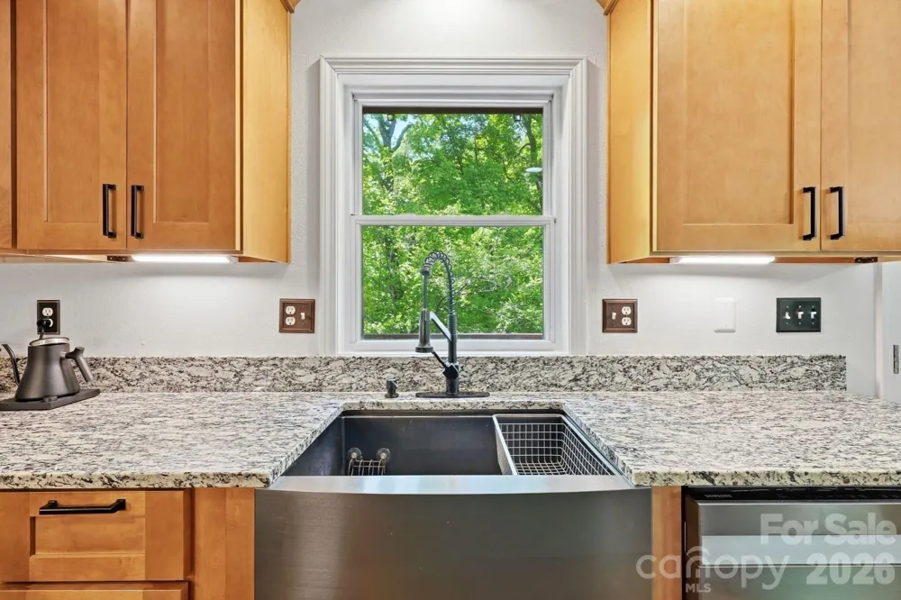 302 Rich Mountain Road Flat Rock, NC 28731