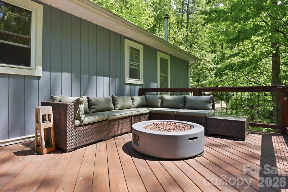 302 Rich Mountain Road Flat Rock, NC 28731