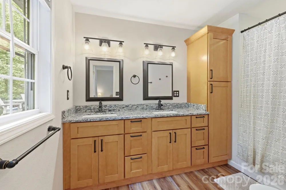 302 Rich Mountain Road Flat Rock, NC 28731