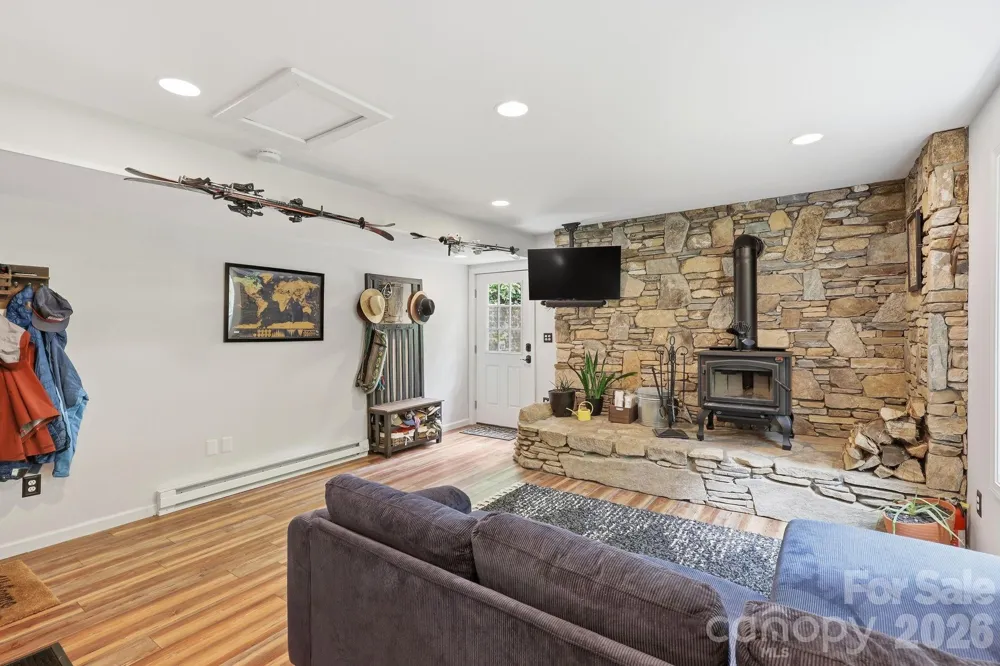 302 Rich Mountain Road Flat Rock, NC 28731