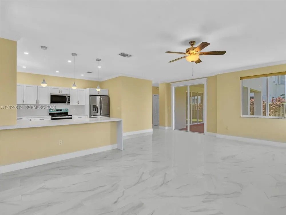 2864 SW 138th Path Miami, FL 33175