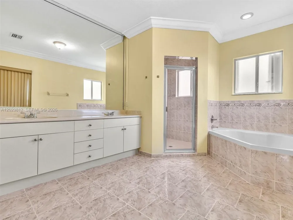 2864 SW 138th Path Miami, FL 33175