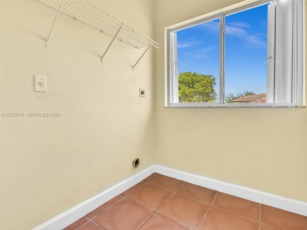 2864 SW 138th Path Miami, FL 33175