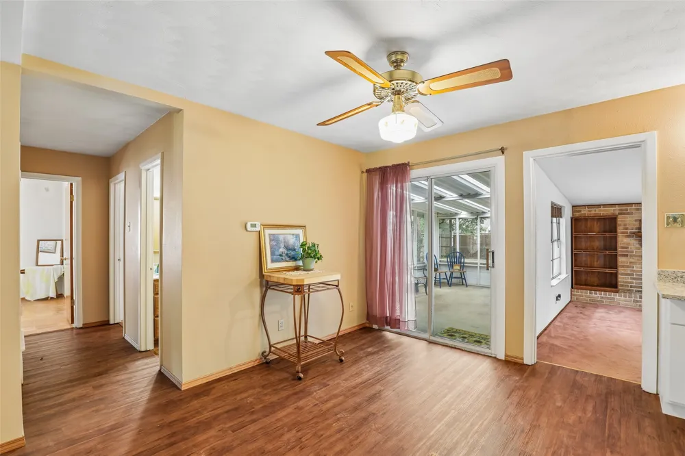 1810 Ridgewood Street Irving, TX 75062