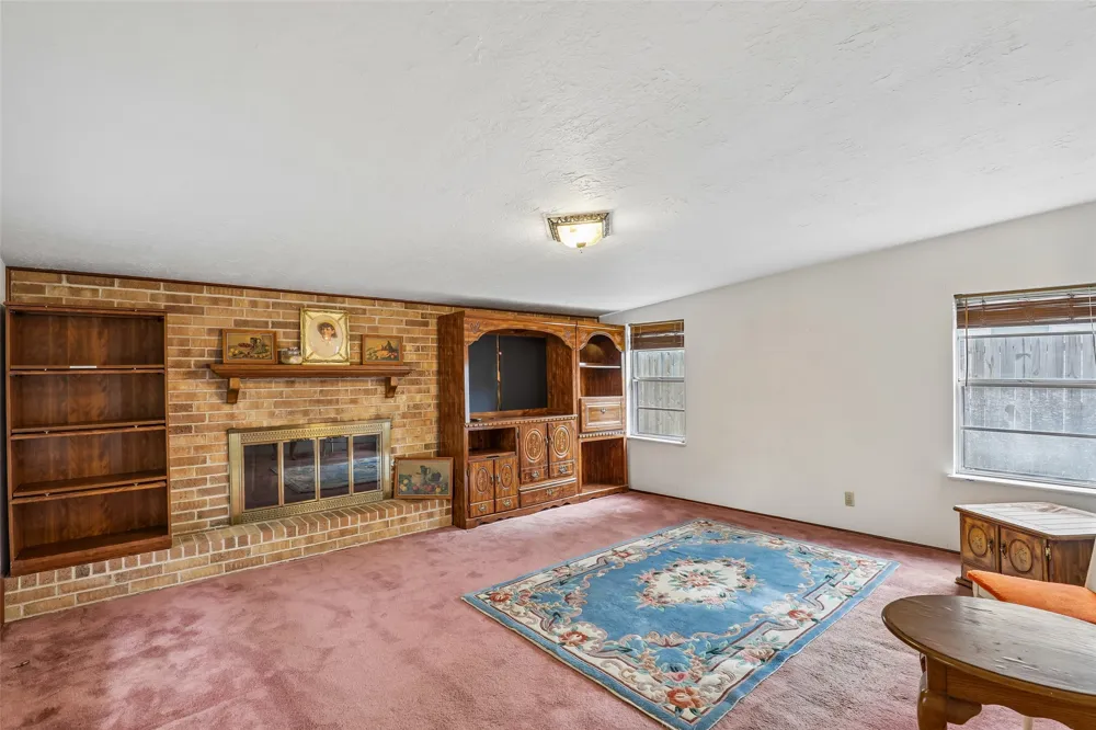 1810 Ridgewood Street Irving, TX 75062