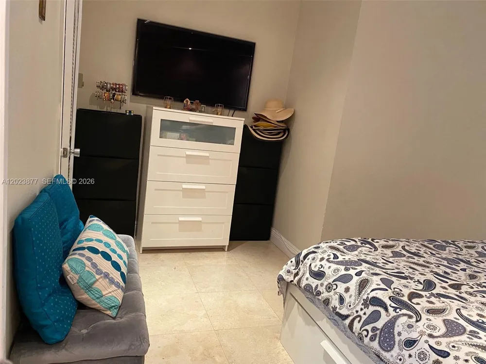 5401 Collins Ave #339 Miami Beach, FL 33140