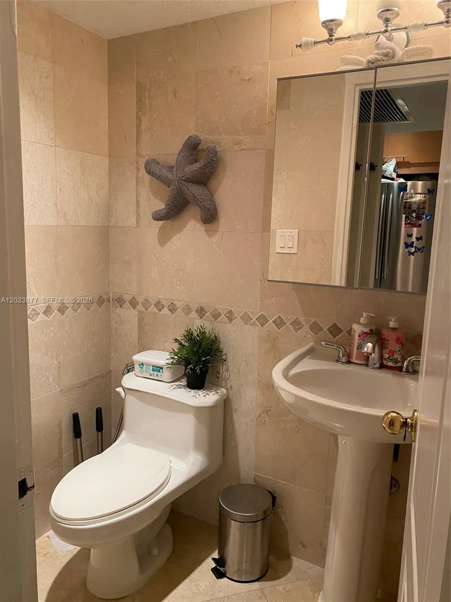 5401 Collins Ave #339 Miami Beach, FL 33140