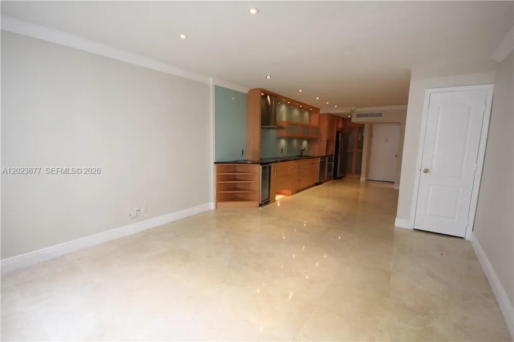 5401 Collins Ave #339 Miami Beach, FL 33140