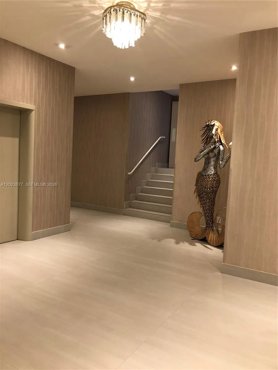 5401 Collins Ave #339 Miami Beach, FL 33140