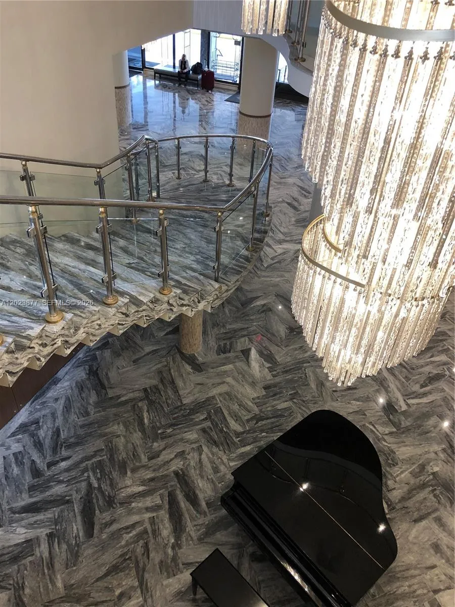 5401 Collins Ave #339 Miami Beach, FL 33140