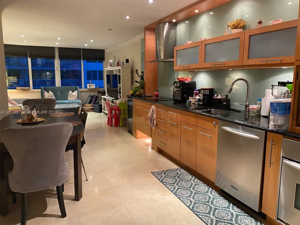 5401 Collins Ave #339 Miami Beach, FL 33140